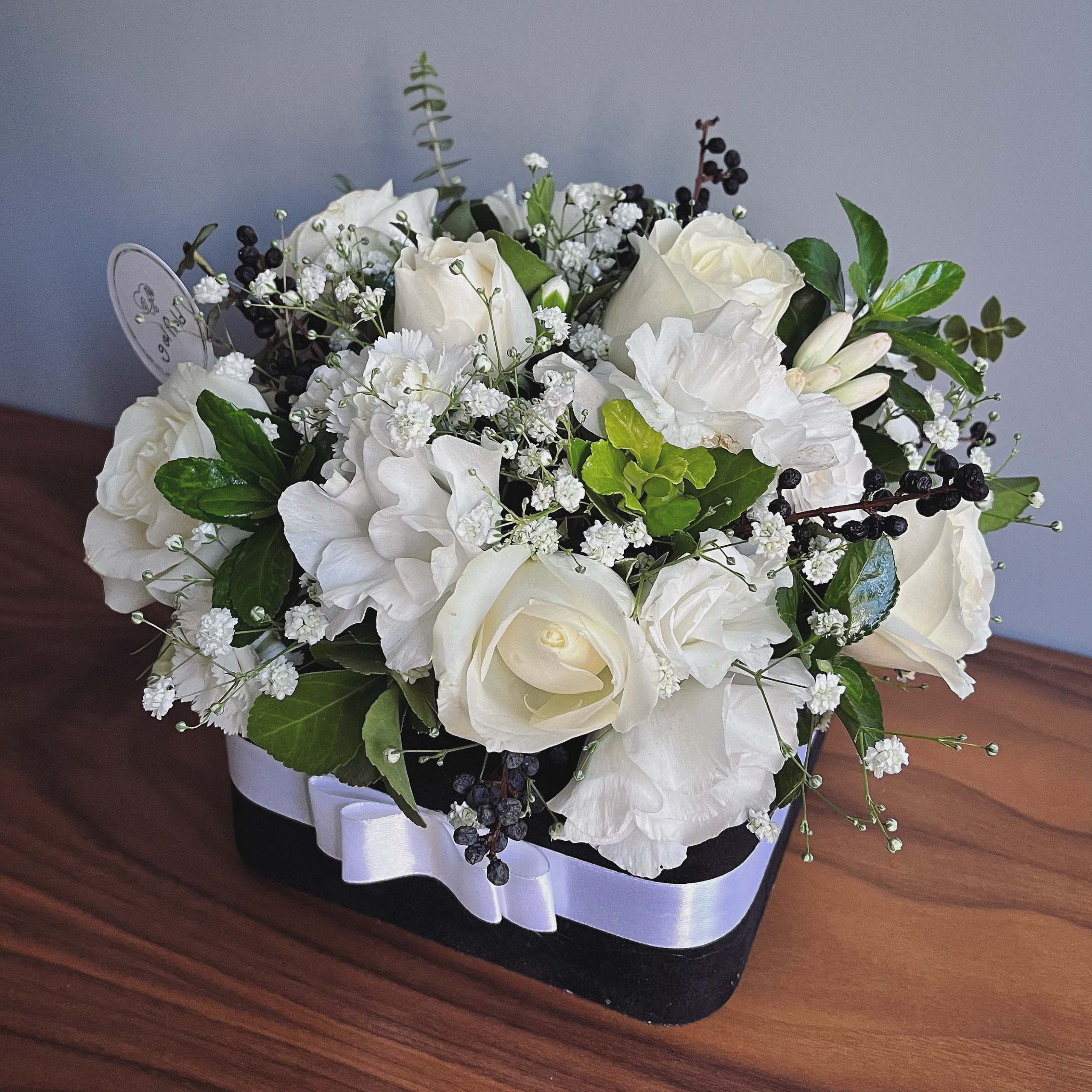 چه گلی برای مراسم ختم مناسب است ؟ گل مناسب برای مراسم ختم