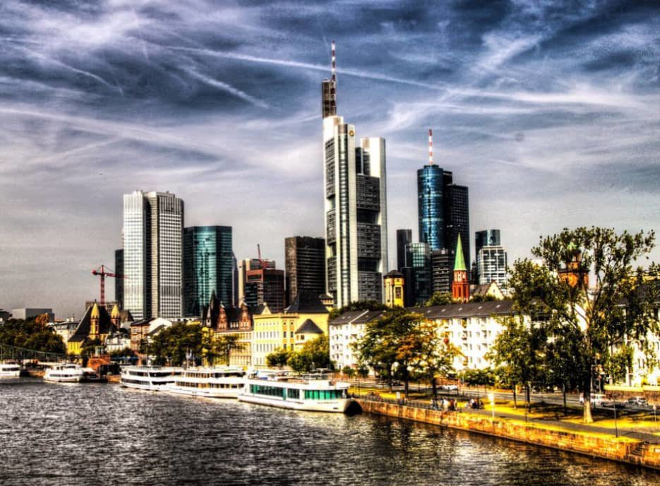 چالشهای برگزاری مراسم در شهرهای بزرگ و راهکارهای غلبه بر آنها برگزاری مراسم