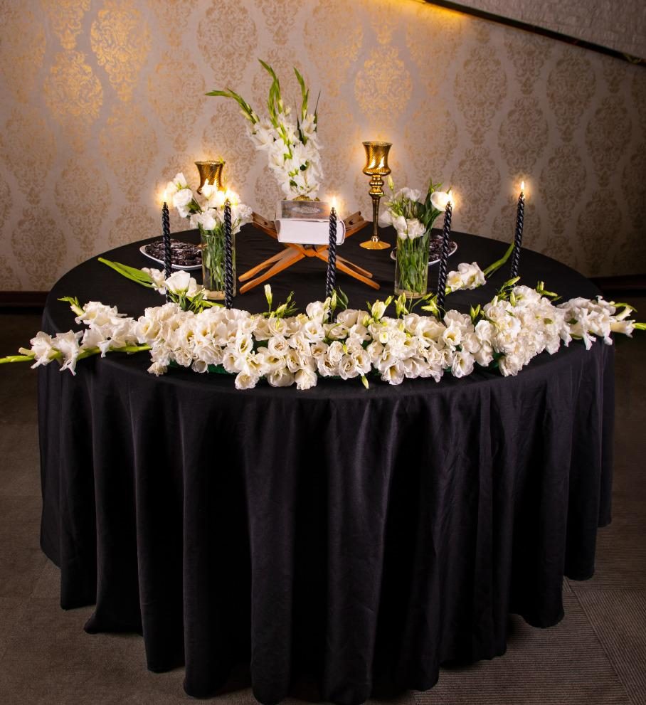 گل آرایی و شمع آرایی مجلس ترحیم+ معرفی گل های مناسب گل آرایی و شمع آرایی مجلس ترحیم+ معرفی گل های مناسب