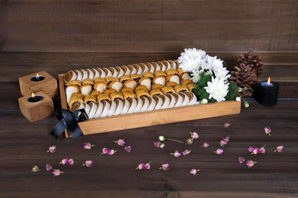 نکات مهم تزیین میز ختم: چگونه یک میز ترحیم زیبا و معنادار بچینیم؟ تالار مجلل جام جم